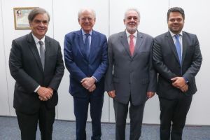 Presidente-executivo da ABIHPEC visita sede do Sebrae Nacional, em Brasília